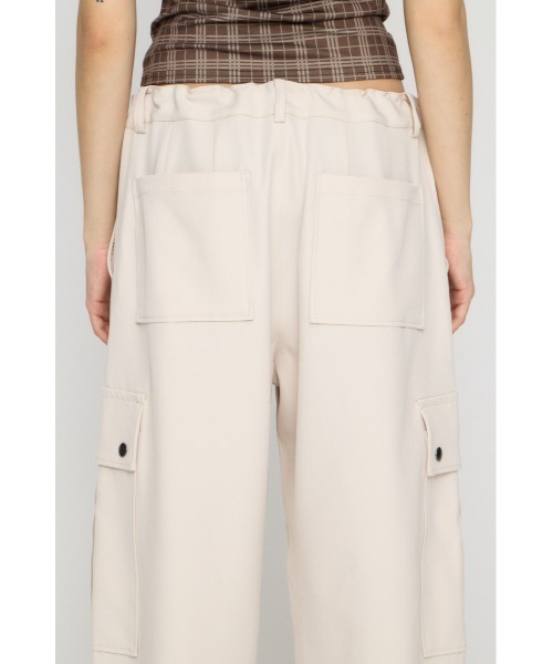 LAGUA GEM(ラグアジェム)の「LOOSEY POCKET CARGO パンツ(カーゴパンツ・レディース・アイボリー/ブラック・X-SMALL/SMALL/MEDIUM)」の5枚目の写真