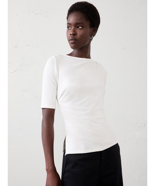 BANANA REPUBLIC FACTORY STORE（バナナリパブリック ファクトリーストア）の「BANANA REPUBLIC FACTORY STORE　　Soft Luxe サイドルーシュドトップス（Tシャツ/カットソー・レディース・ブラック/オリーブ/ホワイト・XS/S/M/L）」の2枚目の写真