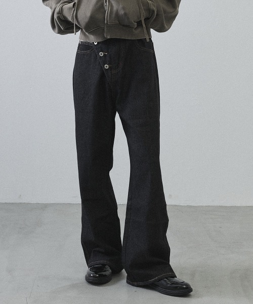 Shoowtime（ショウタイム）の「Button Fly Grunge Denim / ボタンフライグランジデニム（デニムパンツ・メンズ・ブラック・MEDIUM/LARGE/X-LARGE）」の2枚目の写真