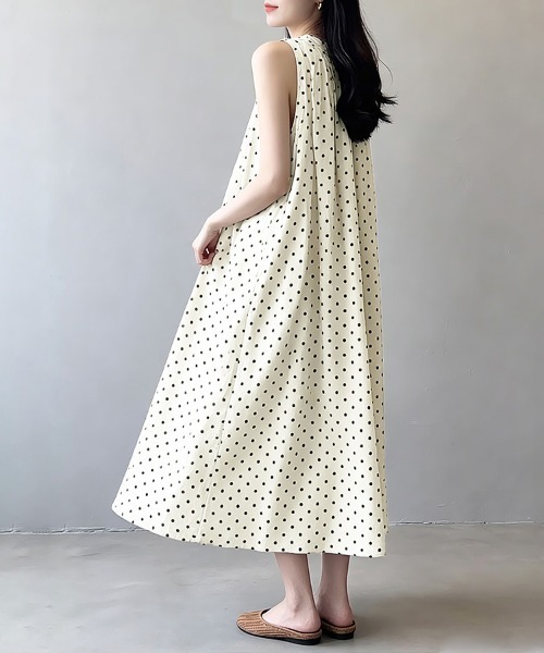 ONEP STAR(ワンピスター)の「ドット柄ノースリーブAラインワンピース(ワンピース・レディース・ブラック/ベージュ・MEDIUM/LARGE/X-LARGE)」の12枚目の写真
