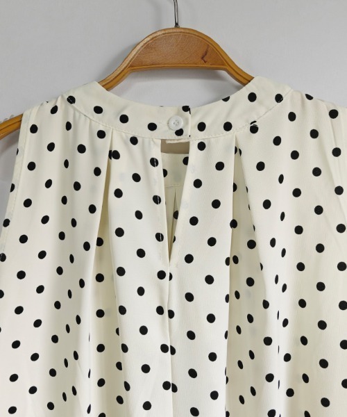 ONEP STAR(ワンピスター)の「ドット柄ノースリーブAラインワンピース(ワンピース・レディース・ブラック/ベージュ・MEDIUM/LARGE/X-LARGE)」の3枚目の写真