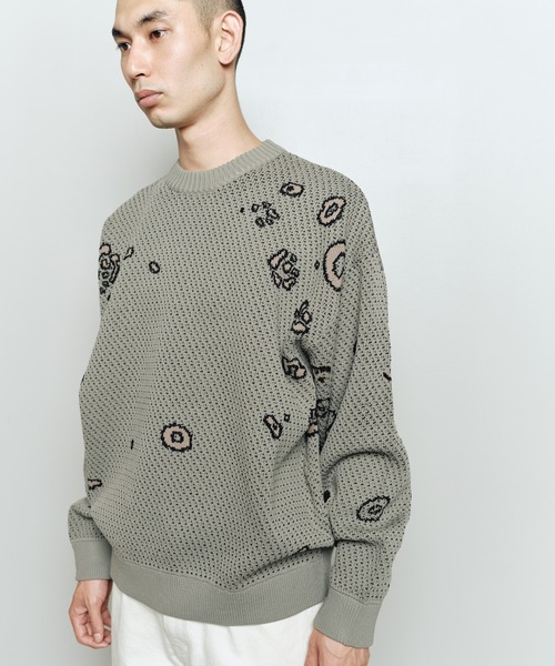 bal(バル)の「JACQUARD PATTERN CREWNECK SWEATER(ニット/セーター・メンズ・ブラック/ブラウン/グレー・3/2/1)」の2枚目の写真