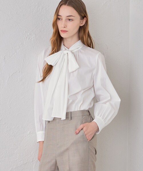 MACKINTOSH LONDON(マッキントッシュ ロンドン)の「【婦人画報10月号掲載】コットンナイロンストレッチボウタイブラウス(シャツ/ブラウス・レディース・ブラウン系その他5/ブルー系その他4/オフホワイト・38/40)」の1枚目の写真