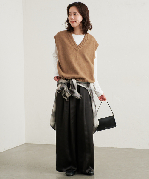 SLOBE IENA(スローブイエナ)の「オーバーサイズVネックニットベスト(ベスト・レディース・グレー/キャメル/チャコールグレー・FREE)」の7枚目の写真