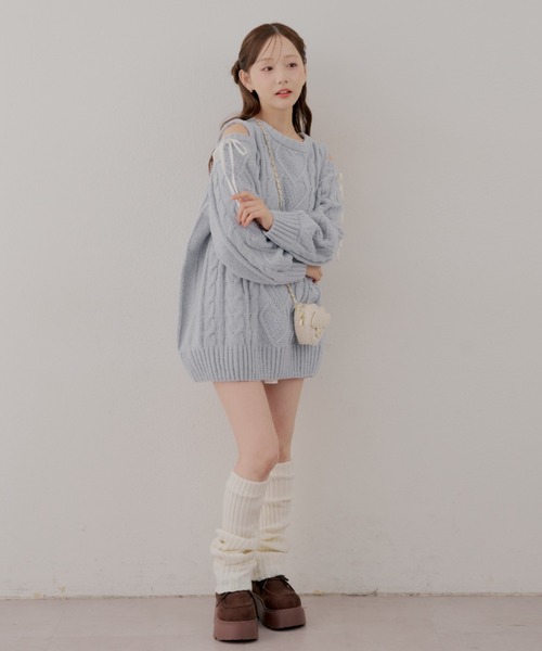 continuer de NICE CLAUP(コンティニューデナイスクラップ)の「ハートケーブル肩開きリボンニットワンピ(ニット/セーター・レディース・ピンク/ボルドー/オフホワイト/サックスブルー/チャコールグレー・FREE)」の21枚目の写真