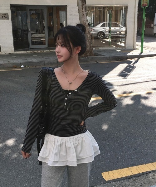 anyonemore（エニワンモア）の「細ボーダーボタンヘンリーVネック長袖Tシャツ（Tシャツ/カットソー・レディース・ブラック・FREE）」の9枚目の写真