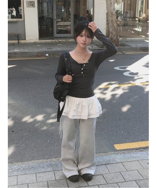 anyonemore（エニワンモア）の「細ボーダーボタンヘンリーVネック長袖Tシャツ（Tシャツ/カットソー・レディース・ブラック・FREE）」の10枚目の写真