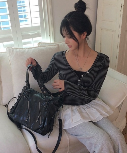 anyonemore（エニワンモア）の「細ボーダーボタンヘンリーVネック長袖Tシャツ（Tシャツ/カットソー・レディース・ブラック・FREE）」の2枚目の写真