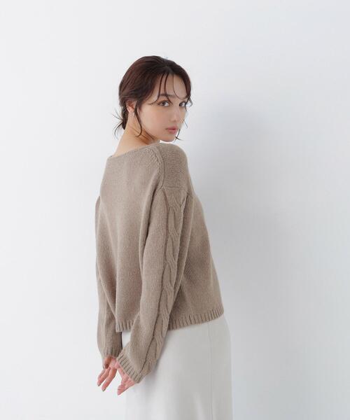 NATURAL BEAUTY BASIC（ナチュラルビューティーベーシック）の「袖ケーブルニット（ニット/セーター・レディース・ベージュ/ライトグリーン/ブラウン・FREE）」の8枚目の写真