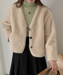 Vネックシングルブレストリラックスショートムートンコート