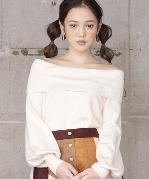 one after another NICE CLAUP（ワンアフターアナザーナイスクラップ）の「オフショルニット（ニット/セーター・レディース・ピンク/レッド/アイボリー/ブラック/サックスブルー・FREE）」の2枚目の写真