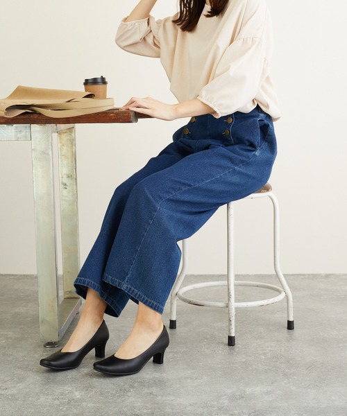 LUGG NAGG(ラグナグ)の「【Le son/ル ソン】牛革 カウレザースクエアパンプス(ミドルヒール)(パンプス・レディース・ブラック・21.5/22/22.5/23/23.5/24/24.5/25/26/25.5)」の13枚目の写真