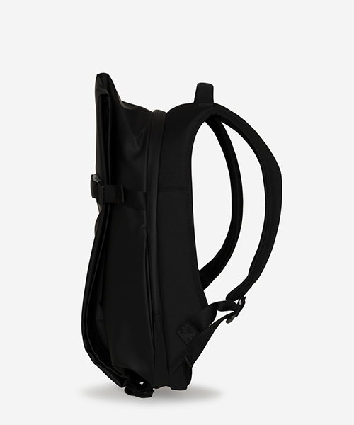 Cote&Ciel（コートエシエル）の「Cote&Ciel "Isar Small Obsidian" CC-28621（バックパック/リュック・メンズ・ブラック・FREE）」の3枚目の写真