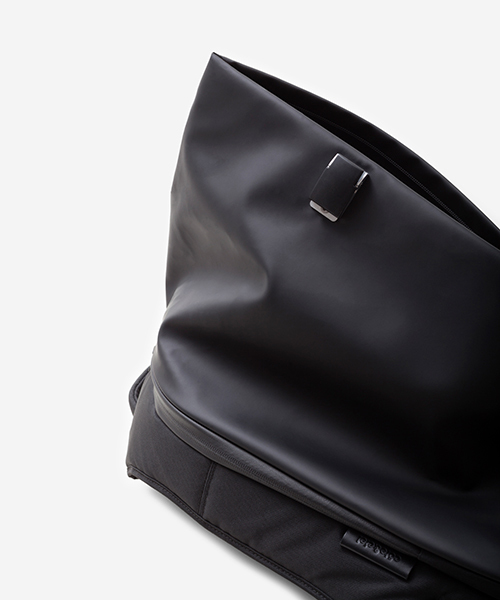 Cote&Ciel（コートエシエル）の「Cote&Ciel "Isar Small Obsidian" CC-28621（バックパック/リュック・メンズ・ブラック・FREE）」の7枚目の写真