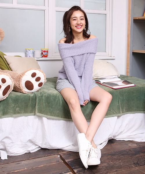 one after another NICE CLAUP(ワンアフターアナザーナイスクラップ)の「きらきらフェザーニットプルオーバー(ニット/セーター・レディース・ベージュ/アイボリー/グレー系その他/イエロー系その他・FREE)」の5枚目の写真