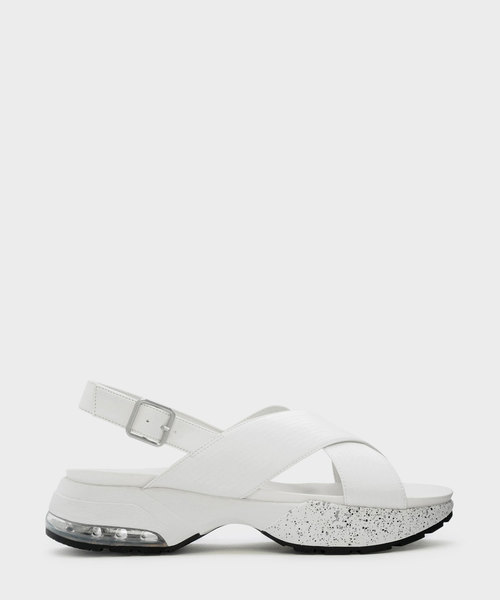 CHARLES & KEITH(チャールズ & キース)の「クリスクロススリングバックサンダル / CRISS CROSS SLINGBACK SANDALS(サンダル・レディース・ホワイト/ベージュ・23.5cm/23cm/24.5cm/25cm)」の1枚目の写真