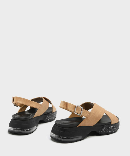 CHARLES & KEITH(チャールズ & キース)の「クリスクロススリングバックサンダル / CRISS CROSS SLINGBACK SANDALS(サンダル・レディース・ホワイト/ベージュ・23.5cm/23cm/24.5cm/25cm)」の4枚目の写真