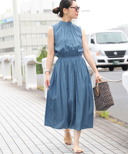 coca(coca)(コカ)の「バックリボンスタンドカラーノースリーブワンピース(ワンピース・レディース・ブラック/ブルー・ONE SIZE)」の2枚目の写真