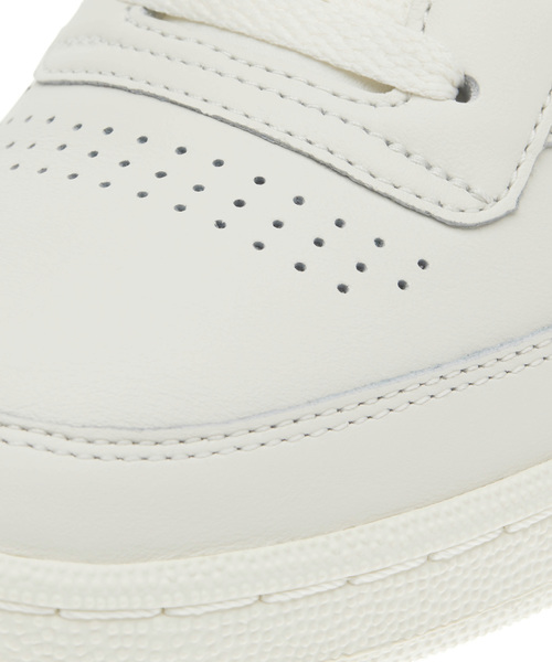 Reebok（リーボック）の「クラブシー [CLUB C 85 VINTAGE]（スニーカー・メンズ・グレー/オフホワイト・27.0cm/27.5cm/28.0cm/28.5cm/29.0cm/29.5cm/24.0cm/24.5cm/25.0cm/25.5cm/26.0cm/26.5cm/23.0cm/23.5cm）」の8枚目の写真