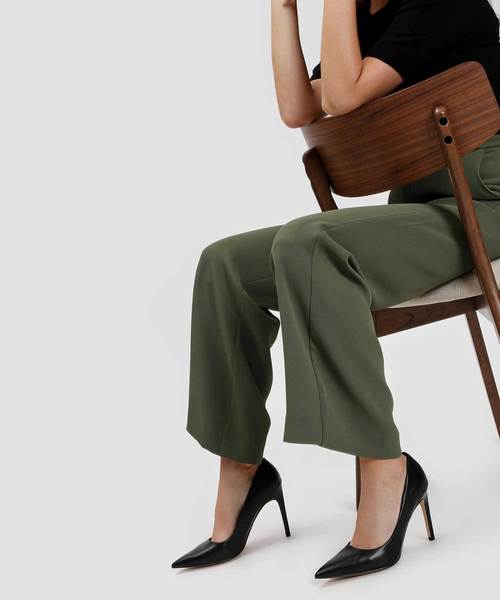 CHARLES & KEITH(チャールズ & キース)の「クラシックポインテッドパンプス / CLASSIC POINTED PUMPS(パンプス・レディース・ブラック/ダークグリーン/グレー/バーガンディー・22cm/22.5cm/23cm/23.5cm/24.5cm/25cm/25.5cm/26.5cm)」の10枚目の写真