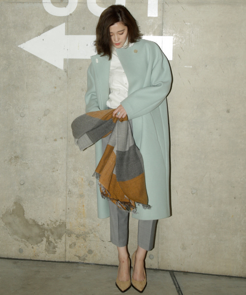 Abahouse Devinette（ドゥヴィネット）の「ノーカラーコート（その他アウター・レディース・ネイビー/カーキ/サックスブルー/ダークグリーン/アイボリー・38/36）」の6枚目の写真