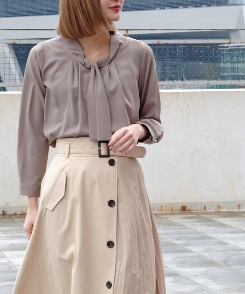 TRUDEA(トルディア)の「サイドプリーツ トレンチスカート(スカート・レディース・ベージュ/ネイビー/イエロー/ブルー/グリーン/ラベンダー・SMALL/MEDIUM/LARGE)」の14枚目の写真