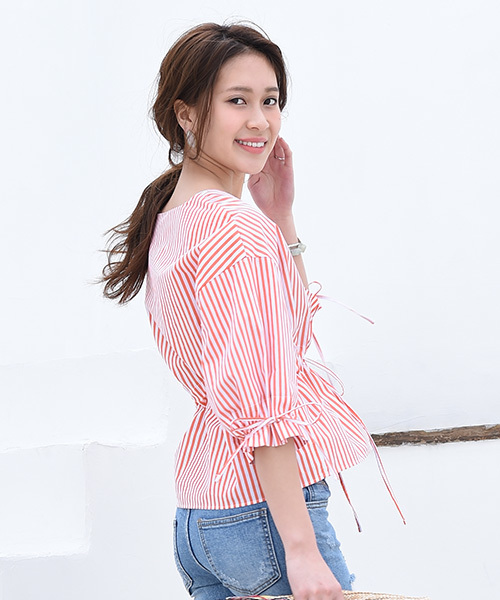 Luz Llena（ラズレナ）の「ストライプキーネックブラウス（シャツ/ブラウス・レディース・ネイビー/オレンジ・MEDIUM）」の9枚目の写真