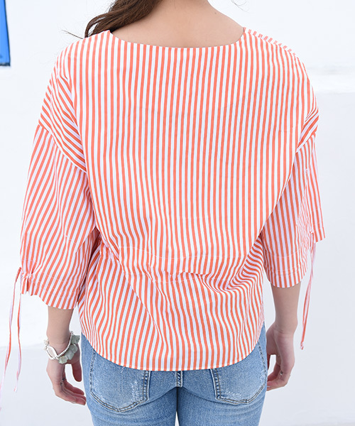 Luz Llena（ラズレナ）の「ストライプキーネックブラウス（シャツ/ブラウス・レディース・ネイビー/オレンジ・MEDIUM）」の11枚目の写真