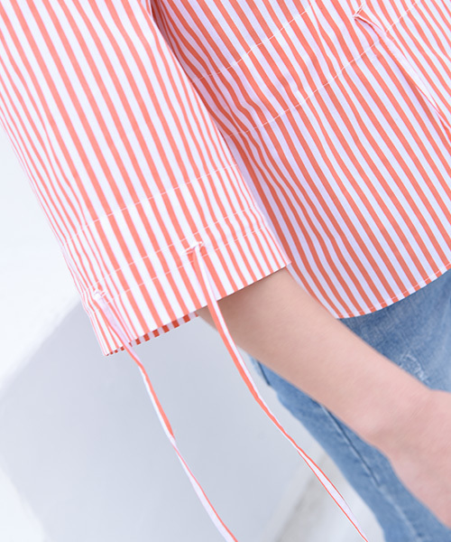 Luz Llena（ラズレナ）の「ストライプキーネックブラウス（シャツ/ブラウス・レディース・ネイビー/オレンジ・MEDIUM）」の19枚目の写真