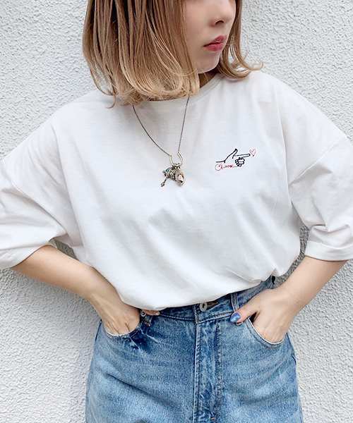 apres jour(アプレジュール)の「アソート袖ロールTシャツ2【ZOZOTOWN限定アイテム】(Tシャツ/カットソー・レディース・ホワイト/ブラック/モカ/ホワイト系その他/ブラック系その他/ブラウン系その他/スモークピンク/レンガ/ホワイト系その他2/ホワイト系その他3/ホワイト系その他4/ブラック系その他2/ブラウン系その他2・フリー)」の2枚目の写真