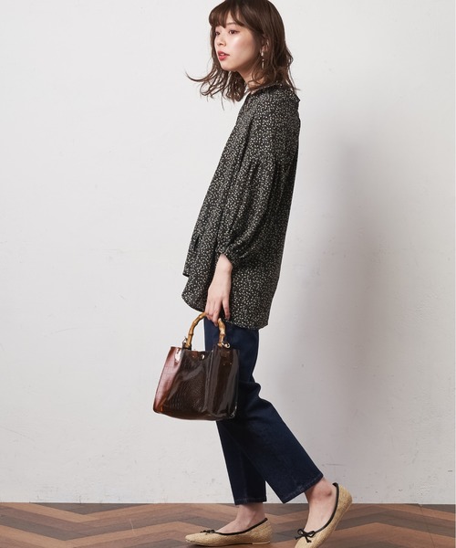 natural couture（ナチュラルクチュール）の「ビットベルト付きストレッチデニム（デニムパンツ・レディース・インディゴブルー/ブルー・S/M）」の5枚目の写真