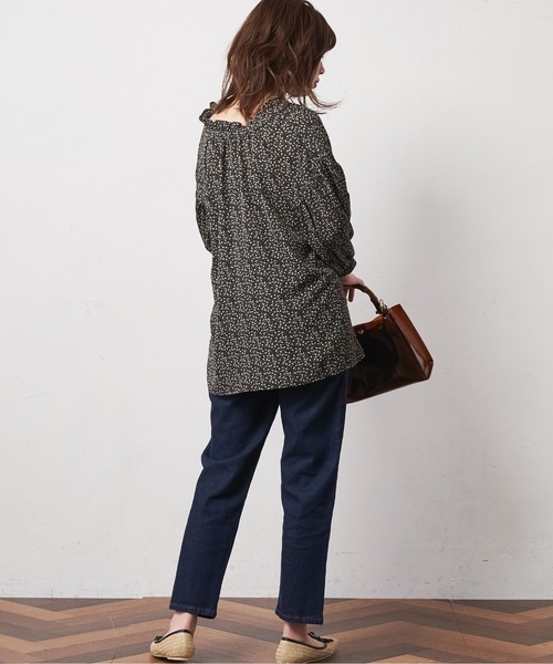 natural couture（ナチュラルクチュール）の「ビットベルト付きストレッチデニム（デニムパンツ・レディース・インディゴブルー/ブルー・S/M）」の6枚目の写真