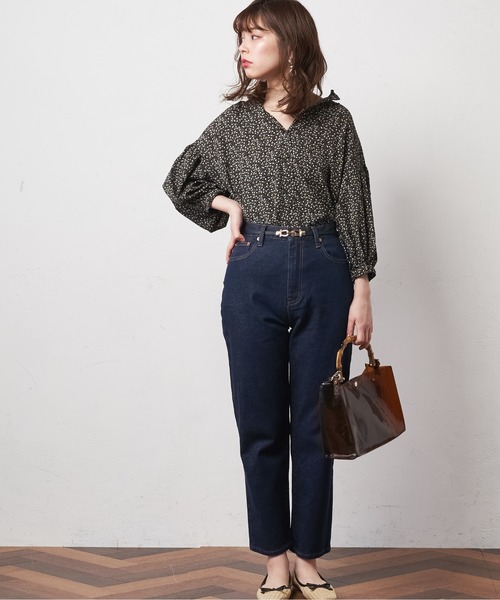 natural couture（ナチュラルクチュール）の「ビットベルト付きストレッチデニム（デニムパンツ・レディース・インディゴブルー/ブルー・S/M）」の4枚目の写真