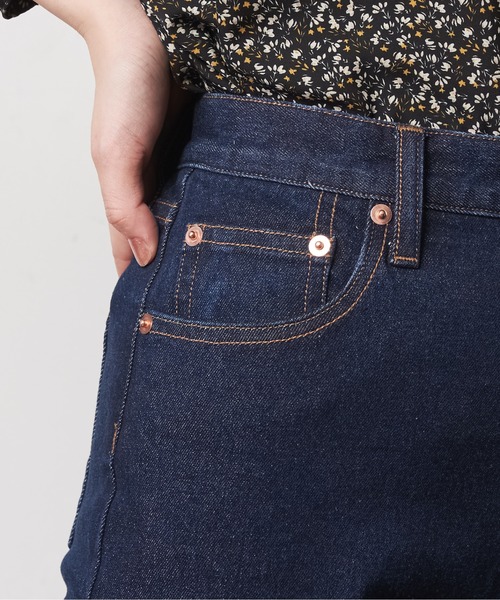 natural couture（ナチュラルクチュール）の「ビットベルト付きストレッチデニム（デニムパンツ・レディース・インディゴブルー/ブルー・S/M）」の21枚目の写真