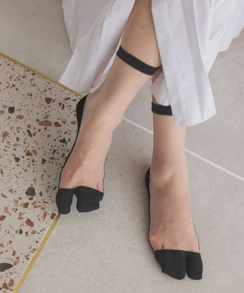 DONOBAN（ドノバン）の「足袋ソックス（ソックス/靴下・レディース・ブラック/グレー/ホワイト/ベージュ/ブラウン/ボルドー/グリーン/マスタード/ネイビー/ピンク/シルバー系その他/グリーン系その他/オレンジ/ブラック系その他2/ブラック系その他/ホワイト系その他2/ベージュ系その他/ホワイト系その他/グリーン系その他2/イエロー系その他/ライラック/ロイヤルブルー/グリーン系その他3・ONESIZE）」の2枚目の写真