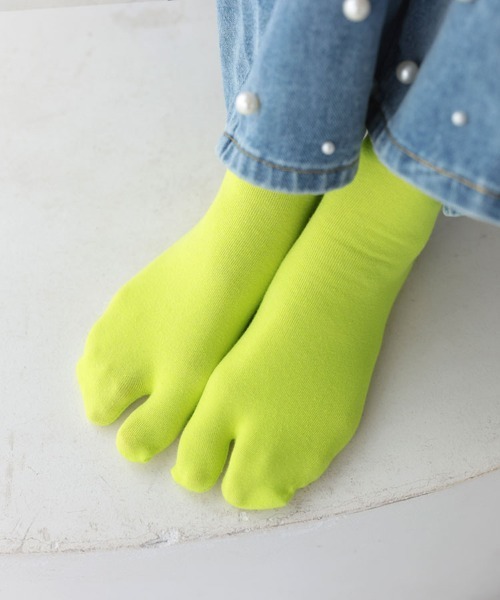 DONOBAN（ドノバン）の「足袋ソックス（ソックス/靴下・レディース・ブラック/グレー/ホワイト/ベージュ/ブラウン/ボルドー/グリーン/マスタード/ネイビー/ピンク/シルバー系その他/グリーン系その他/オレンジ/ブラック系その他2/ブラック系その他/ホワイト系その他2/ベージュ系その他/ホワイト系その他/グリーン系その他2/イエロー系その他/ライラック/ロイヤルブルー/グリーン系その他3・ONESIZE）」の19枚目の写真