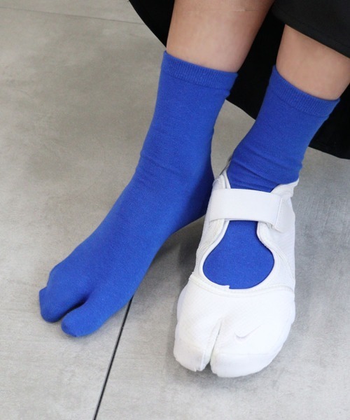 DONOBAN（ドノバン）の「足袋ソックス（ソックス/靴下・レディース・ブラック/グレー/ホワイト/ベージュ/ブラウン/ボルドー/グリーン/マスタード/ネイビー/ピンク/シルバー系その他/グリーン系その他/オレンジ/ブラック系その他2/ブラック系その他/ホワイト系その他2/ベージュ系その他/ホワイト系その他/グリーン系その他2/イエロー系その他/ライラック/ロイヤルブルー/グリーン系その他3・ONESIZE）」の16枚目の写真