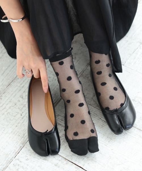 DONOBAN（ドノバン）の「足袋ソックス（ソックス/靴下・レディース・ブラック/グレー/ホワイト/ベージュ/ブラウン/ボルドー/グリーン/マスタード/ネイビー/ピンク/シルバー系その他/グリーン系その他/オレンジ/ブラック系その他2/ブラック系その他/ホワイト系その他2/ベージュ系その他/ホワイト系その他/グリーン系その他2/イエロー系その他/ライラック/ロイヤルブルー/グリーン系その他3・ONESIZE）」の6枚目の写真