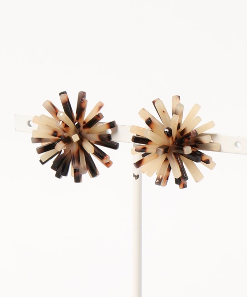 ap retro（アプレトロ）の「マーブルフラワーピアス【ZOZO限定アイテム】（ピアス（両耳用）・レディース・ブラウン/ベージュ/シルバー・FREE）」の4枚目の写真