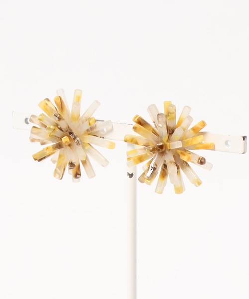 ap retro（アプレトロ）の「マーブルフラワーピアス【ZOZO限定アイテム】（ピアス（両耳用）・レディース・ブラウン/ベージュ/シルバー・FREE）」の6枚目の写真