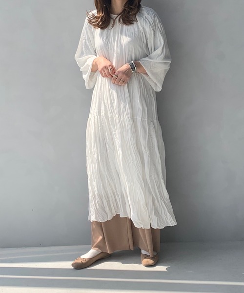 LE MORE（リモア）の「リンクルロングワンピース（ワンピース・レディース・ホワイト/ブラック・FREE）」の2枚目の写真