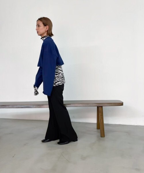 Solace（ソレイス）の「ボリュームスリーブクロップドカットソー/solace（Tシャツ/カットソー・レディース・ホワイト/チャコールグレー/ブルー・FREE）」の20枚目の写真