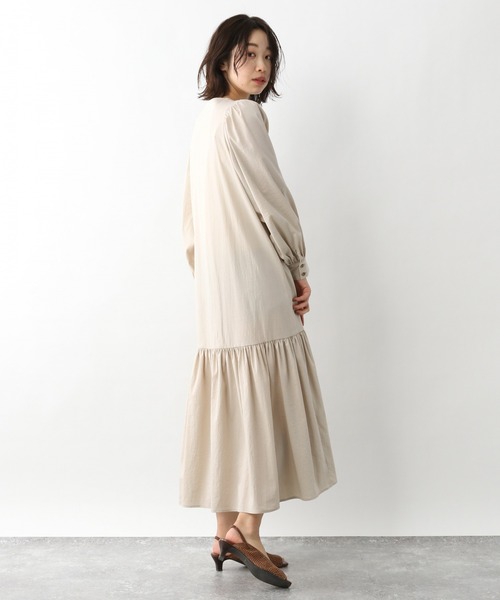 A part by（アパートバイ）の「Vボタンキリカエフレアワンピース  931695（ワンピース・レディース・ブラック/ライトベージュ/ブラウン系その他2/ブルー系その他4・FREE）」の5枚目の写真