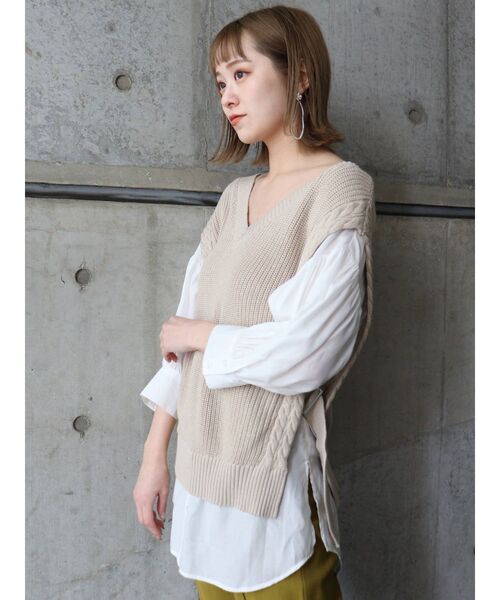MURUA(ムルーア)の「【WEB限定】ベストドッキングシアーシャツ(シャツ/ブラウス・レディース・ブルー/ベージュ・FREE)」の1枚目の写真