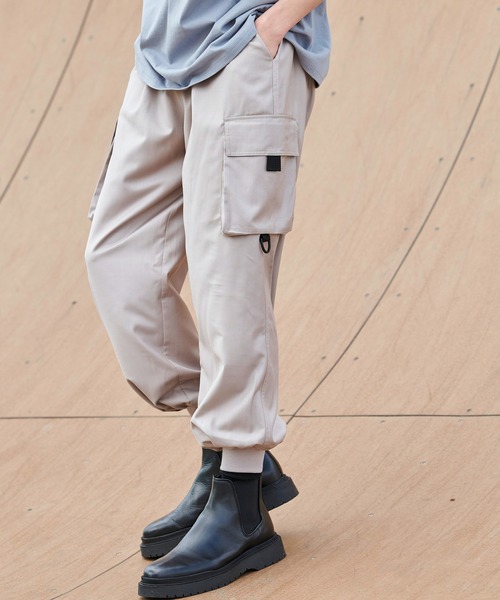 act'm（アクトム）の「ミリタリー ボリューム バルーンシルエット カーゴパンツ（カーゴパンツ・メンズ・ブラック/グレイッシュベージュ・S/M/L）」の6枚目の写真