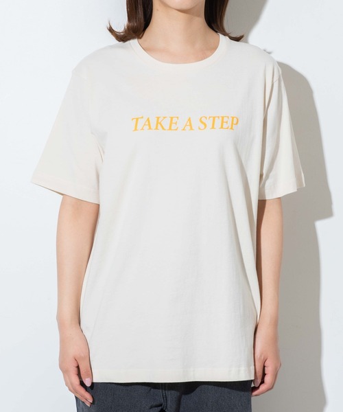 WEGO（ウィゴー）の「WEGO/ロゴプリントTシャツ（Tシャツ/カットソー・レディース・サックスブルー/アイボリー・SMALL/MEDIUM/LARGE/X-LARGE）」の18枚目の写真