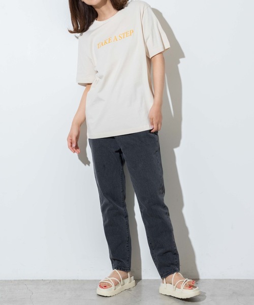 WEGO（ウィゴー）の「WEGO/ロゴプリントTシャツ（Tシャツ/カットソー・レディース・サックスブルー/アイボリー・SMALL/MEDIUM/LARGE/X-LARGE）」の13枚目の写真