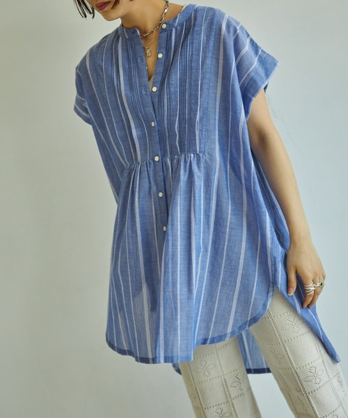 Auntie Rosa Holiday(アンティローザホリデー)の「ピンタックフレンチスリーブチュニック(チュニック・レディース・ホワイト×グレー/ホワイト×ブルー・FREE)」の3枚目の写真