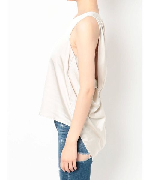 GYDA(ジェイダ)の「BACK TWISTマットサテントップス(シャツ/ブラウス・レディース・アイボリー/ベージュ・FREE)」の18枚目の写真