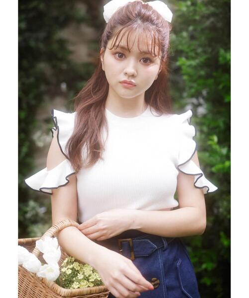 INGNI（イング）の「袖フリル配色ニット（ニット/セーター・レディース・ブラック×ホワイト/ホワイト×ブラック/ミント/ピンクベージュ/ベージュ・M）」の10枚目の写真